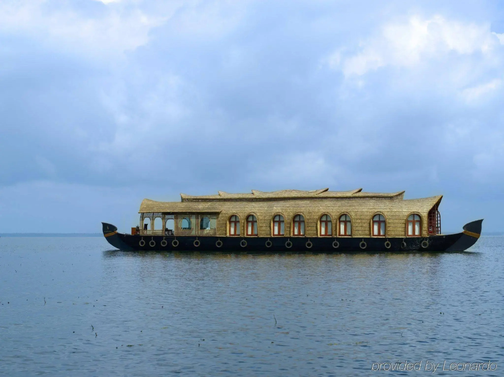 Kumarakom Lake Resort by null