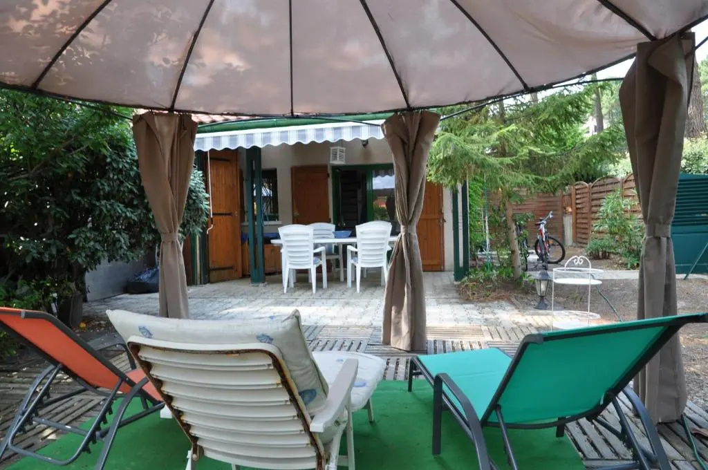 Agréable petite maison avec jardin - 1201