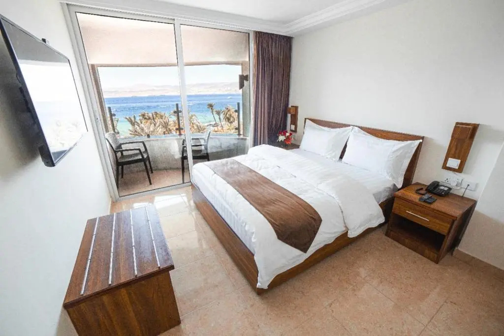 Deluxe Double room with balcony and with sea view (full double bed)