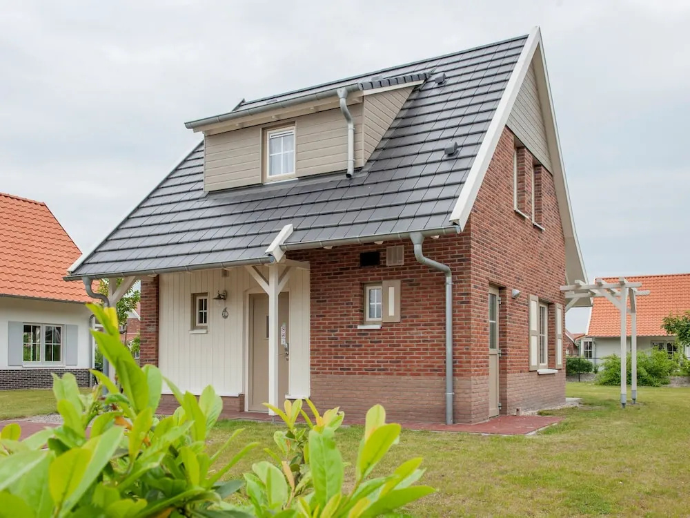 Luxurious Detached With a Garden in De Maasduinen