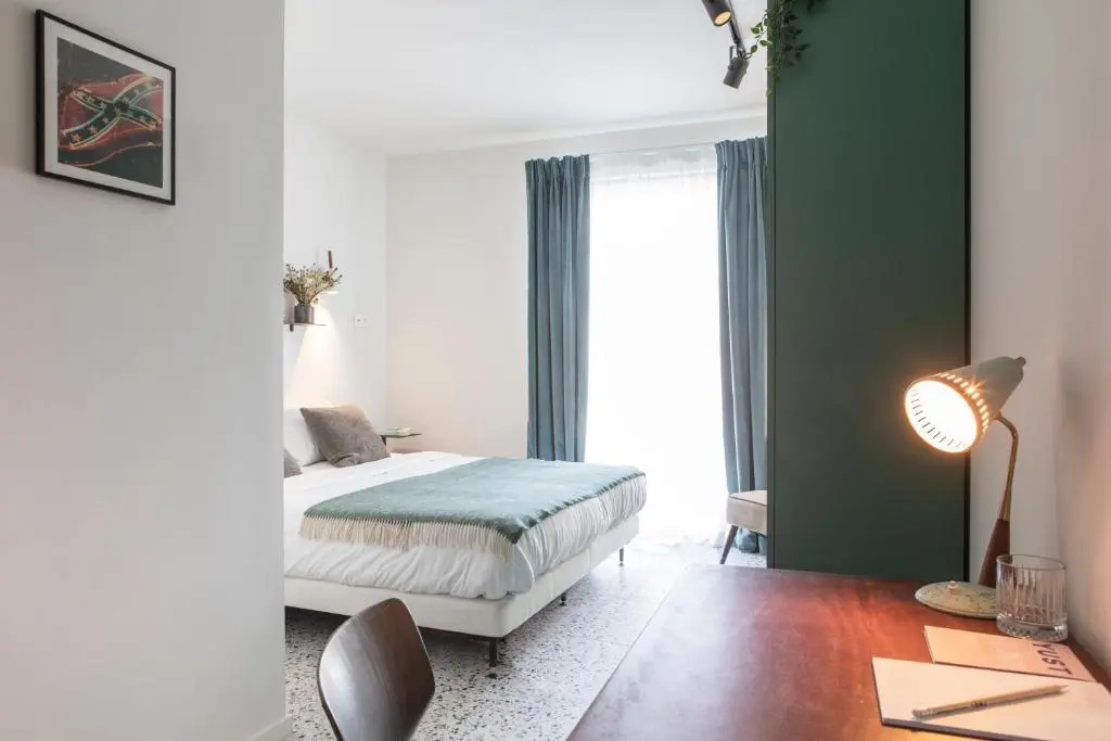 Double room (full double bed)