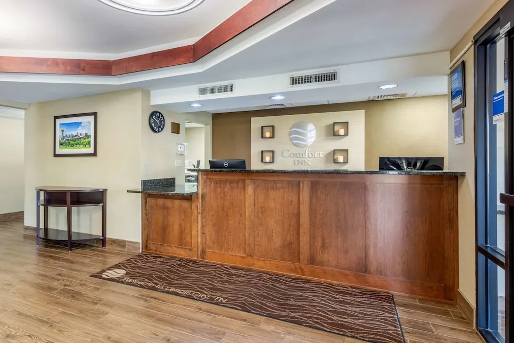 Lobby & Reception