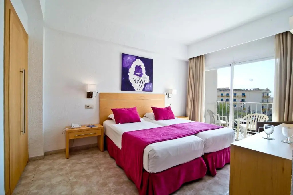 Standard Double room (twin beds)