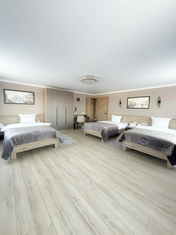 2-room Family room
