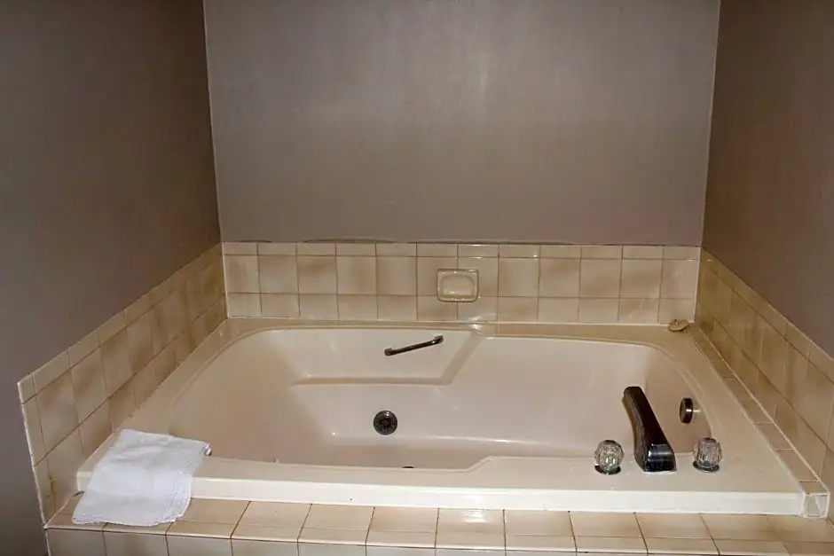 Double Suite (full double bed)