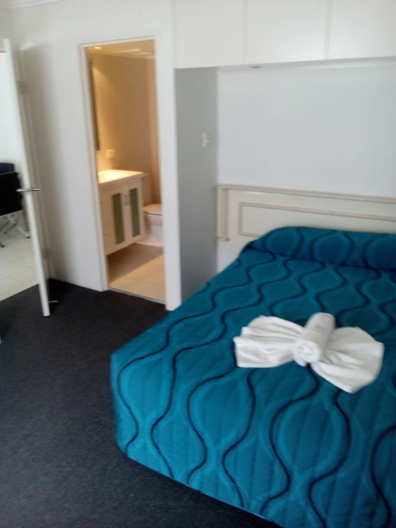 3 Bedrooms Apartment