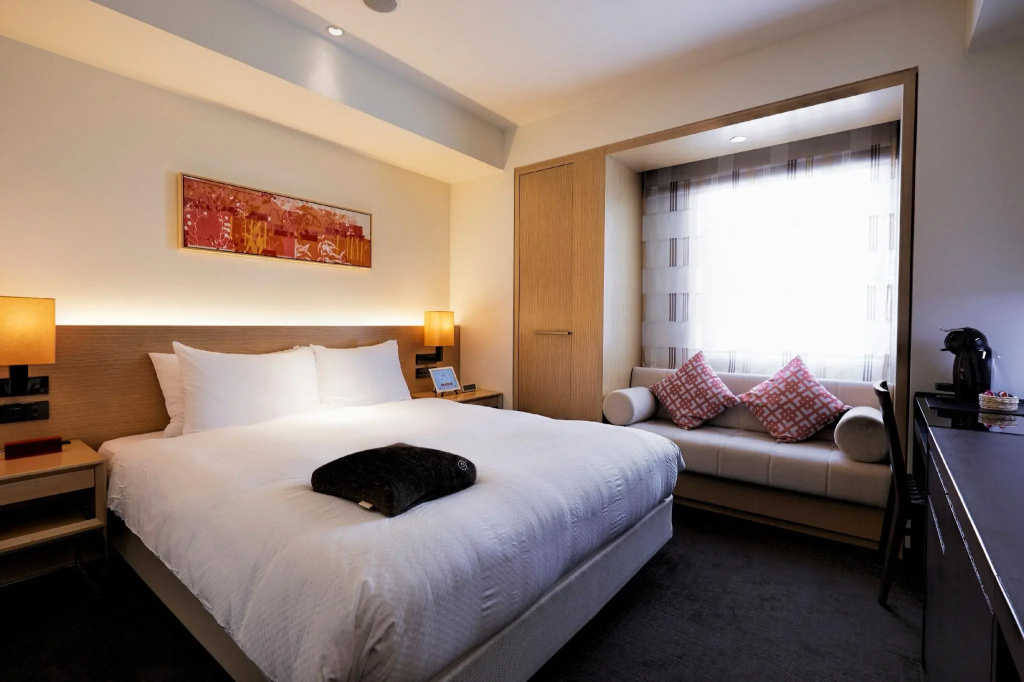 Deluxe Double room (full double bed)