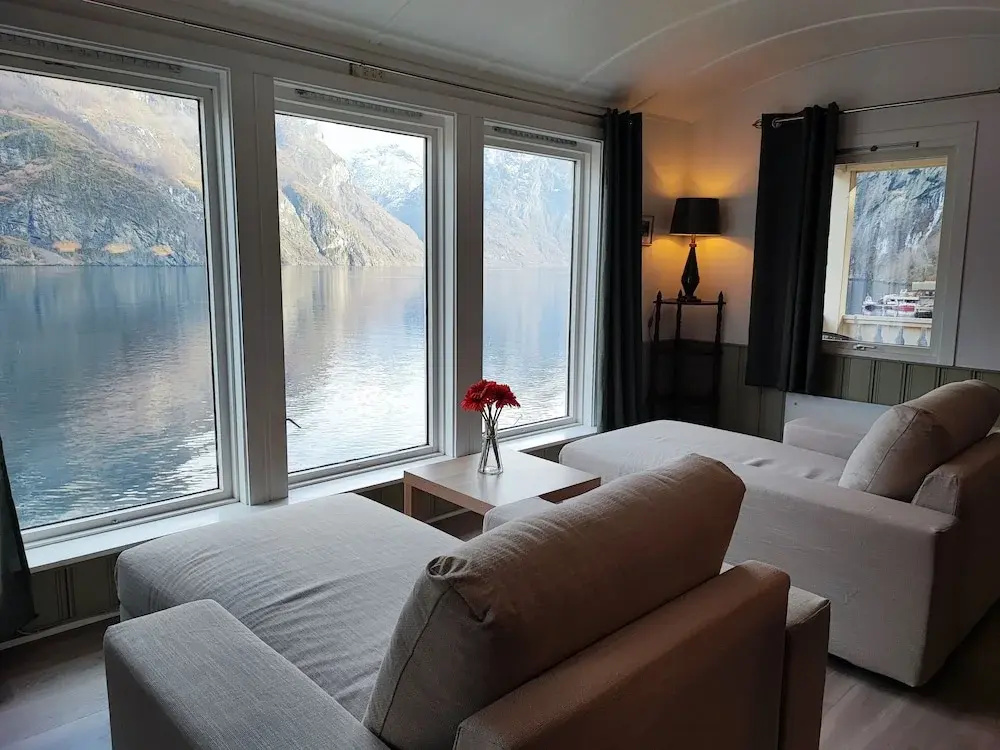 2 Bedrooms Apartment with balcony