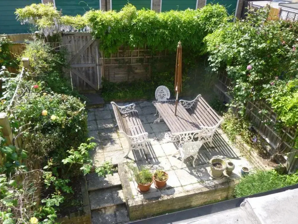 Veeve Charming 3 Bedroom House Solna Avenue Putney
