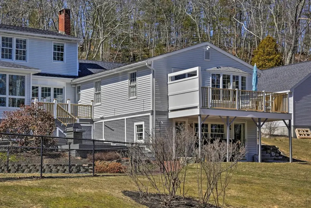 Peaceful Waterfront Apt with Deck, 22 Mi to Portland!
