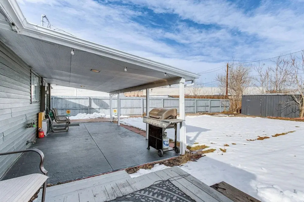 Covered Patio, Gas Grill & Yard: Sheridan Home!