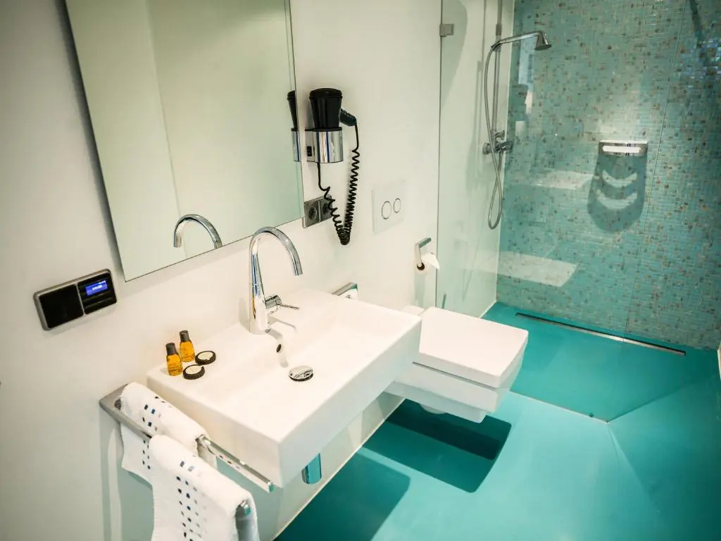 Standard Double room with balcony (full double bed)