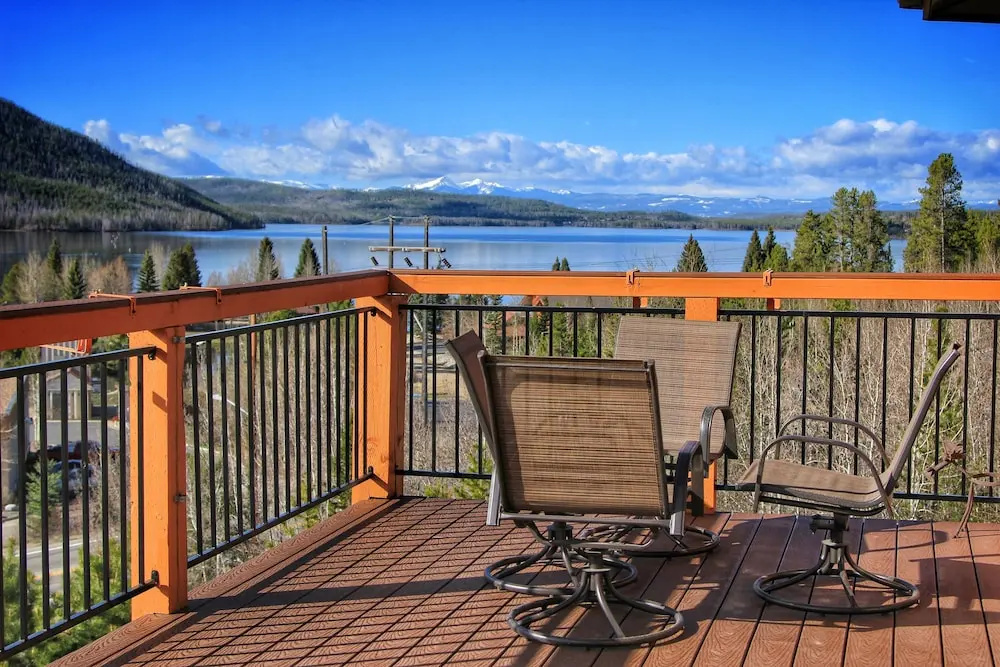 2 Bedrooms Luxury Apartment with balcony and with mountain view twin beds