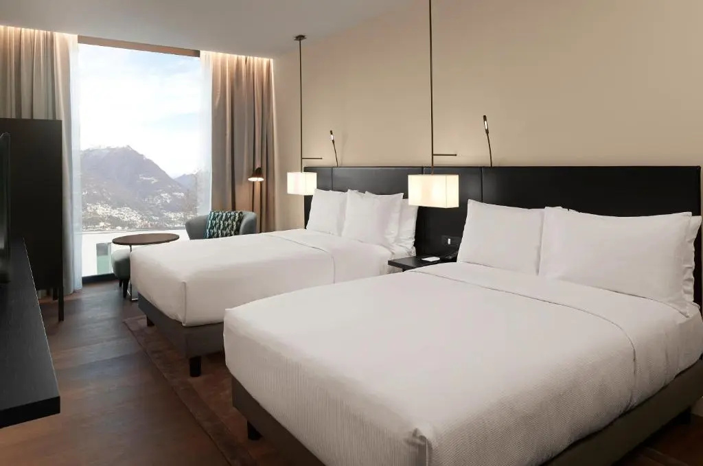 Premium Double room with lake view (twin beds)