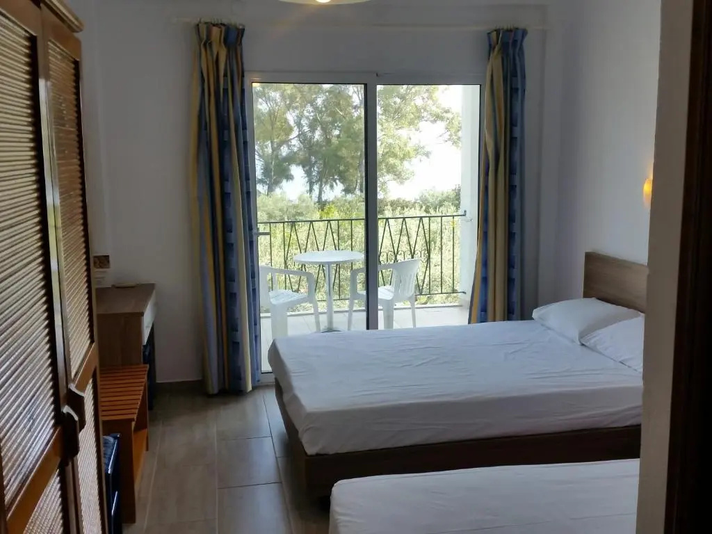Triple room