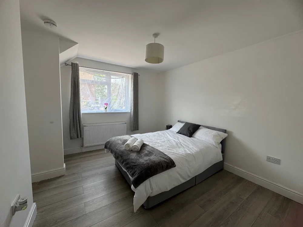 Apartment Sleeps 6 With Wifi