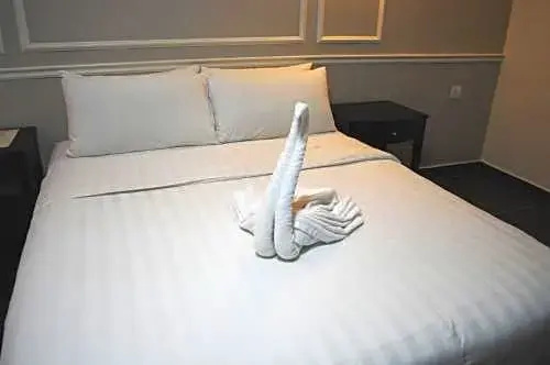 Luscious Hotel