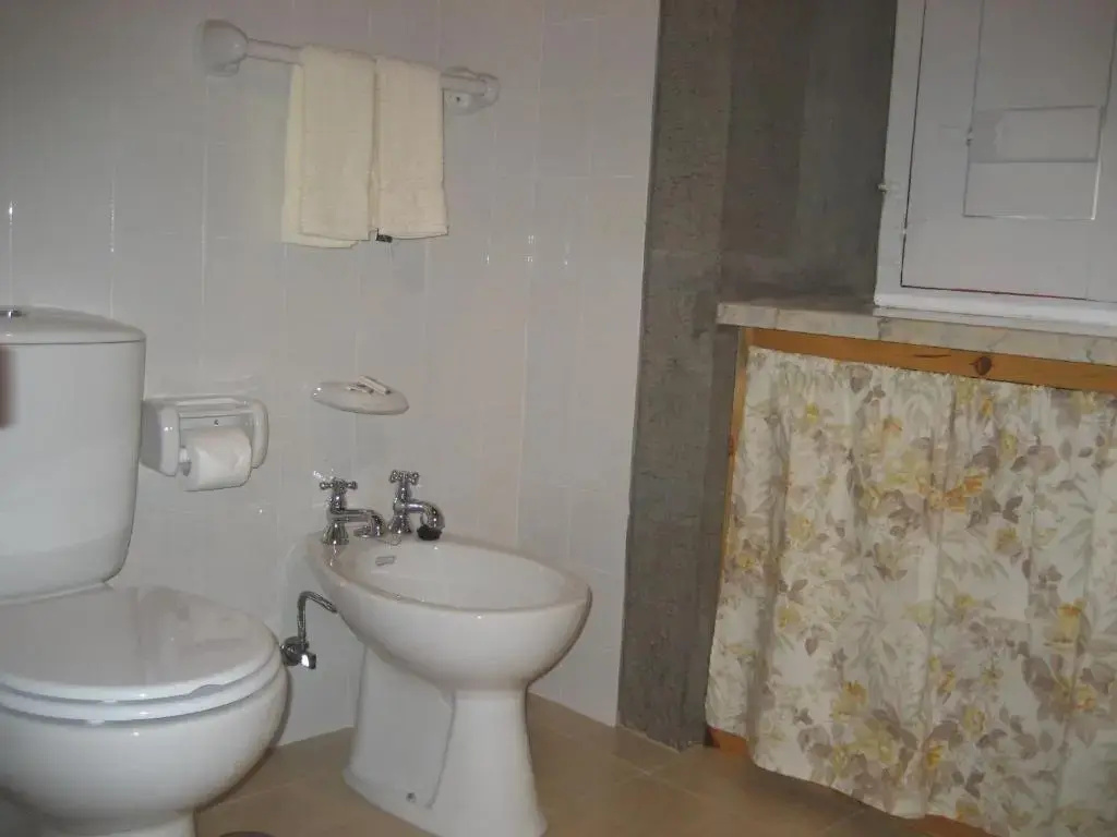 3 Bedrooms Cottage
