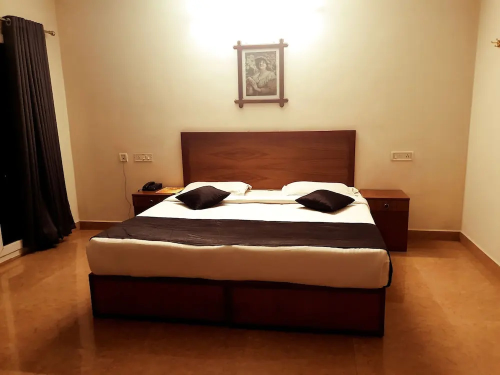 Double Family Cottage with balcony (full double bed)