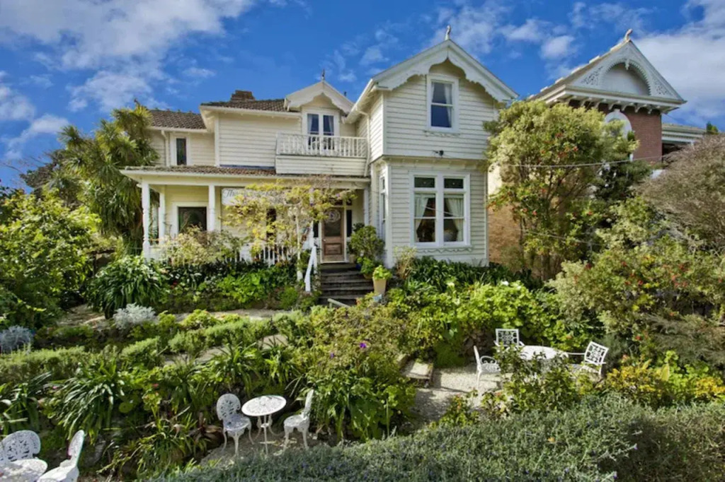 Peace And Plenty Inn