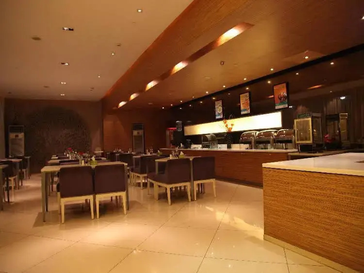 Food & Beverage