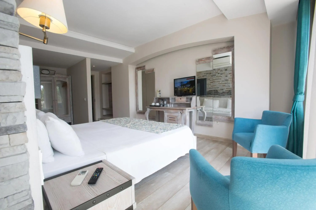 Отель Dedeminn Marina Hotel в Фетхие