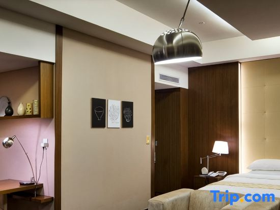 Double Suite (full double bed)