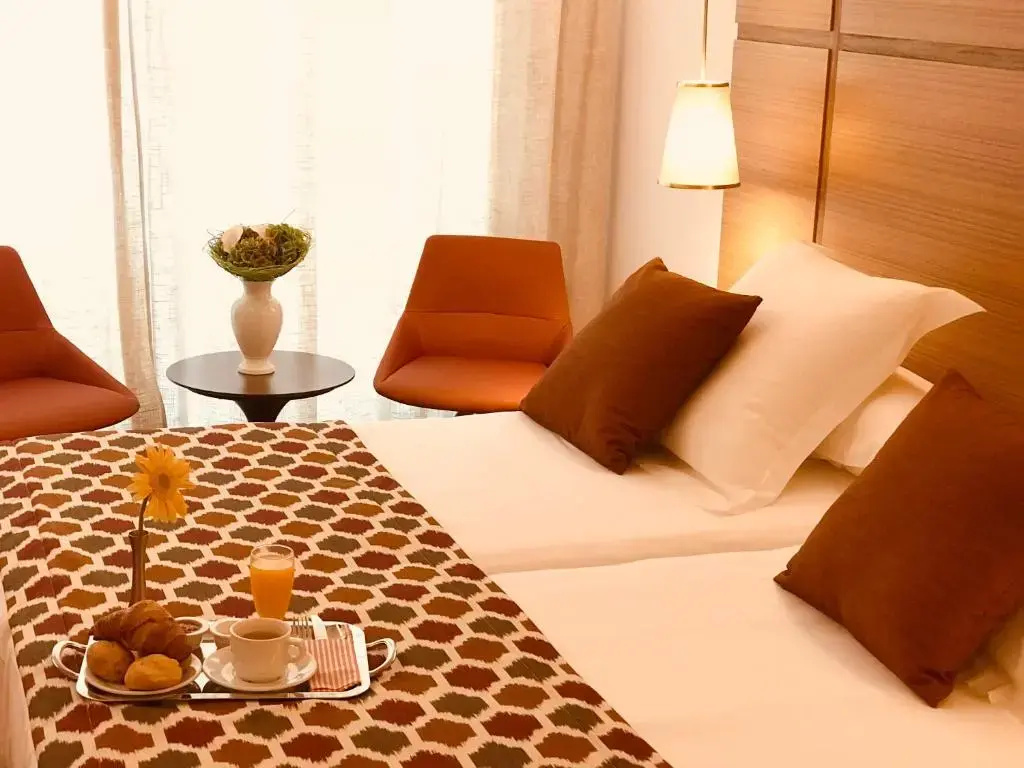 Standard Double room with balcony (full double bed)