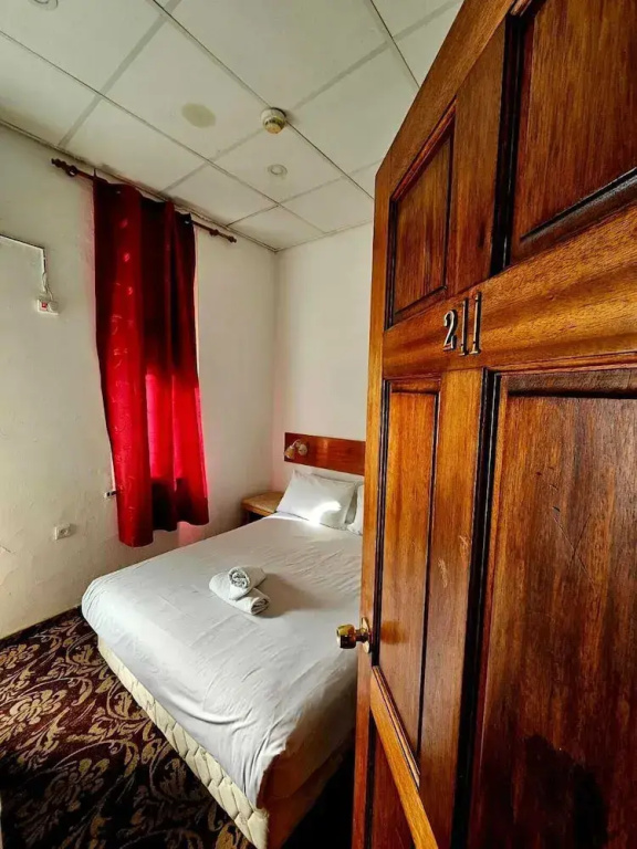 Economy room
