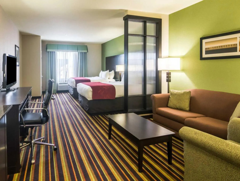 Quadruple Suite