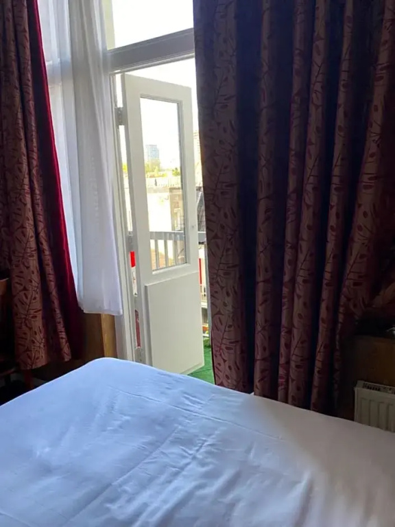 Standard Double room with balcony (twin beds)