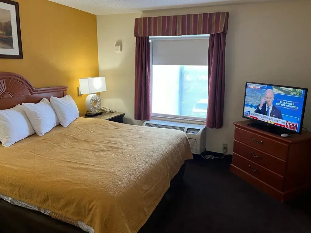 Double Suite (full double bed)