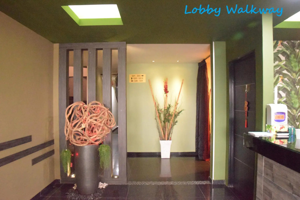 Lobby & Reception