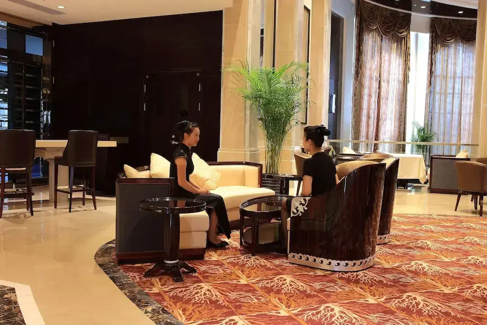 Lobby & Reception