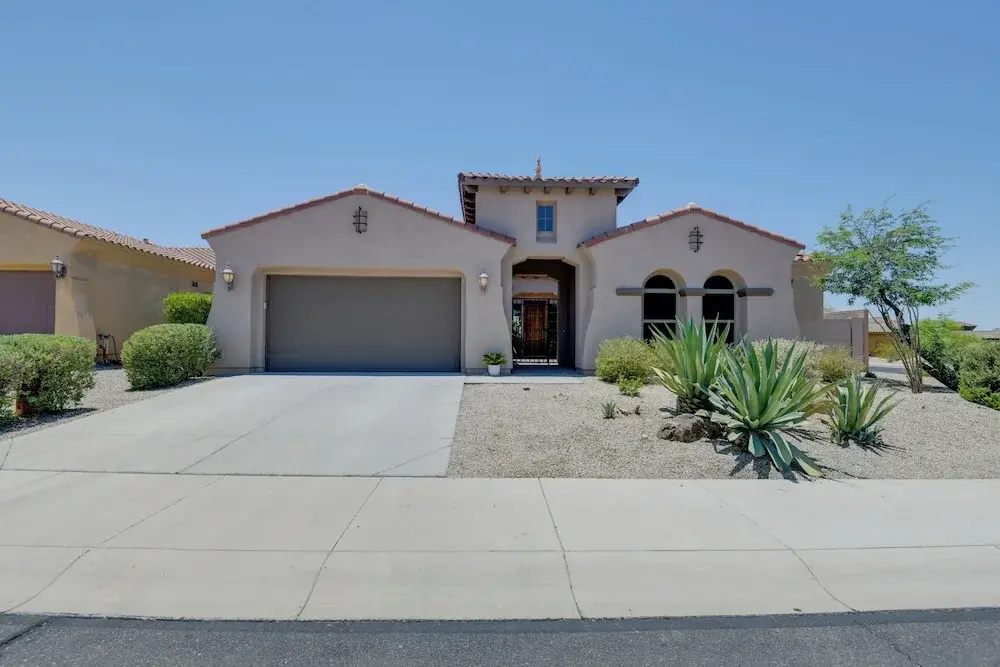 9 Mi to Goodyear Ballpark: Estrella Home w/ Patio