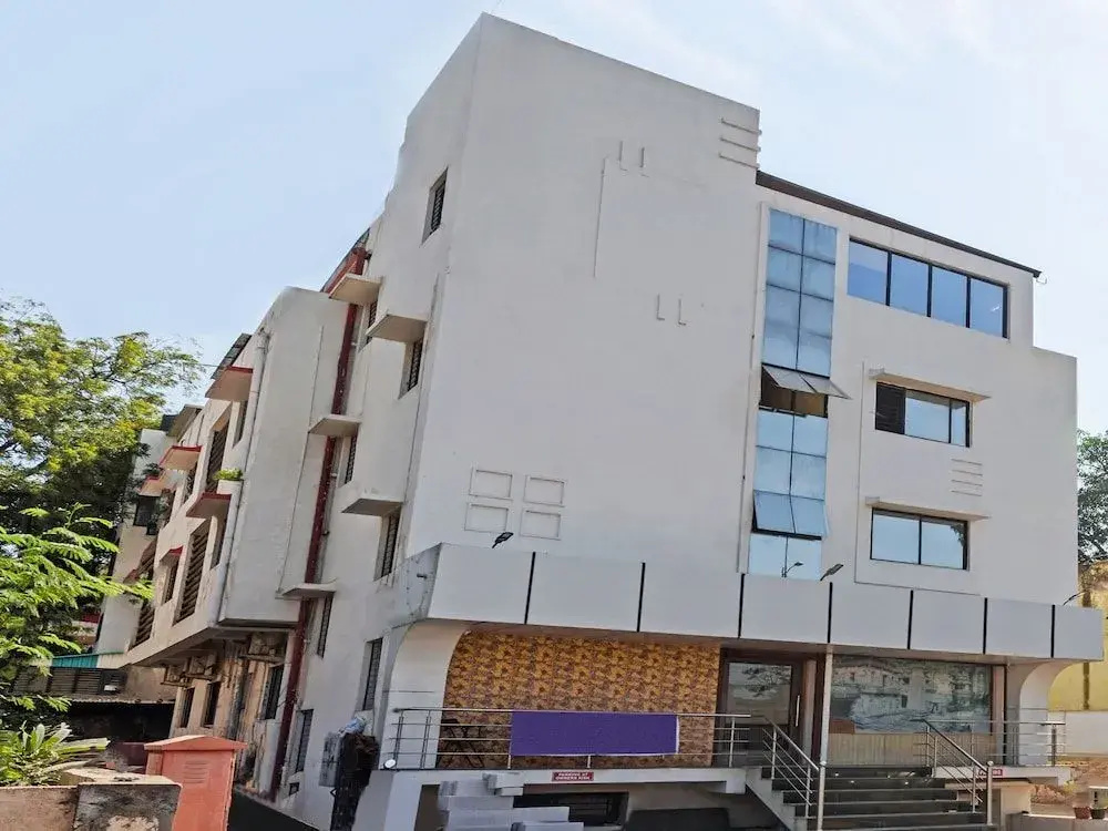 OYO 24115 Flagship Hotel Rajwada
