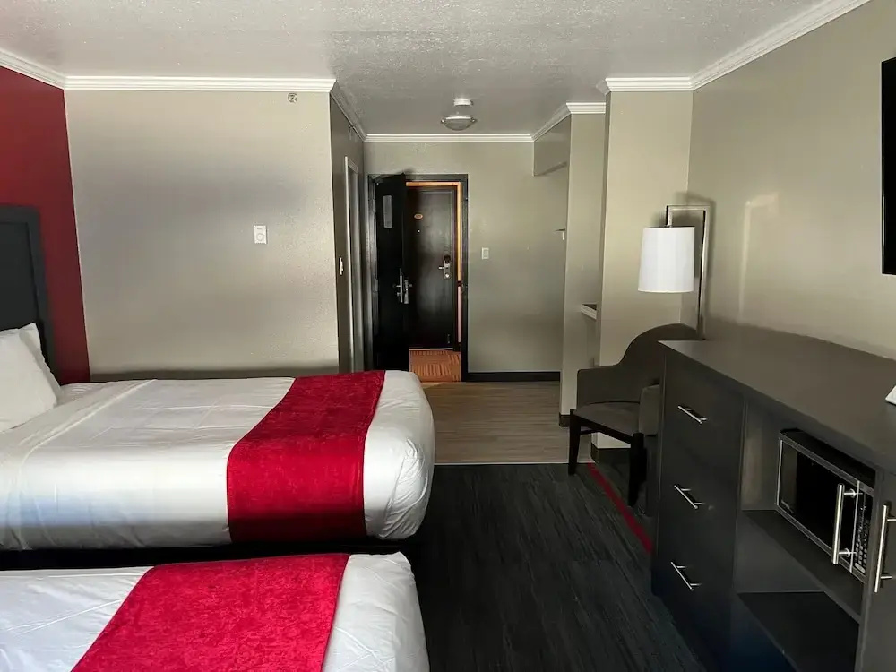 Classic Double room (full double bed)