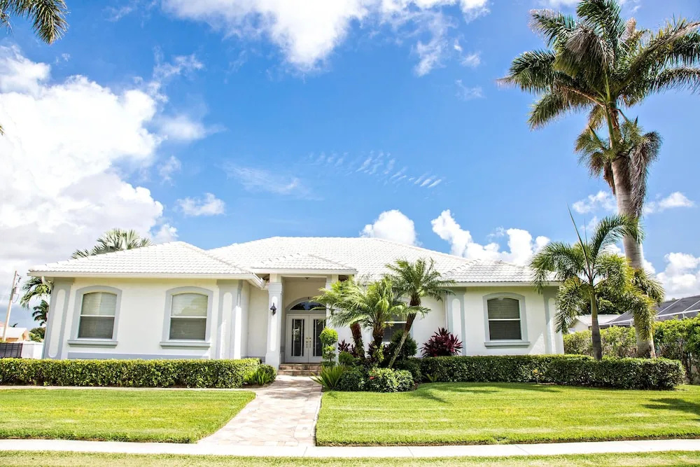 1372 Leland Way