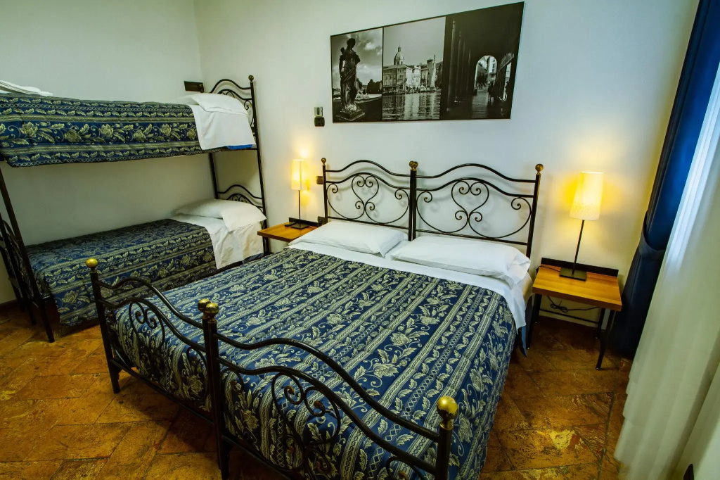 Standard Quadruple room