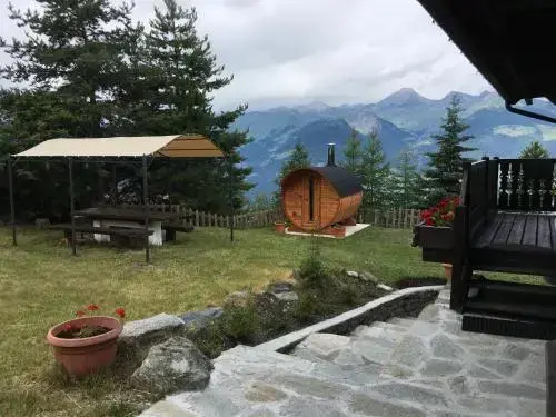 Rosso 38 Chalet