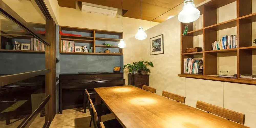 Lobby & Reception