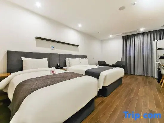 Premium Quadruple room
