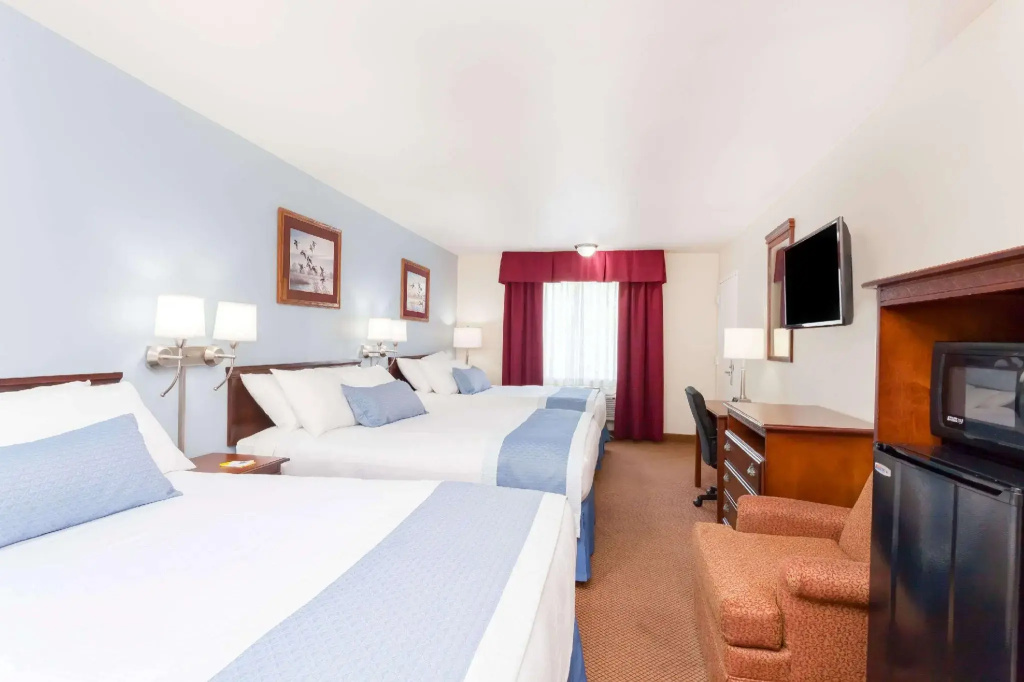 Standard Sextuple room