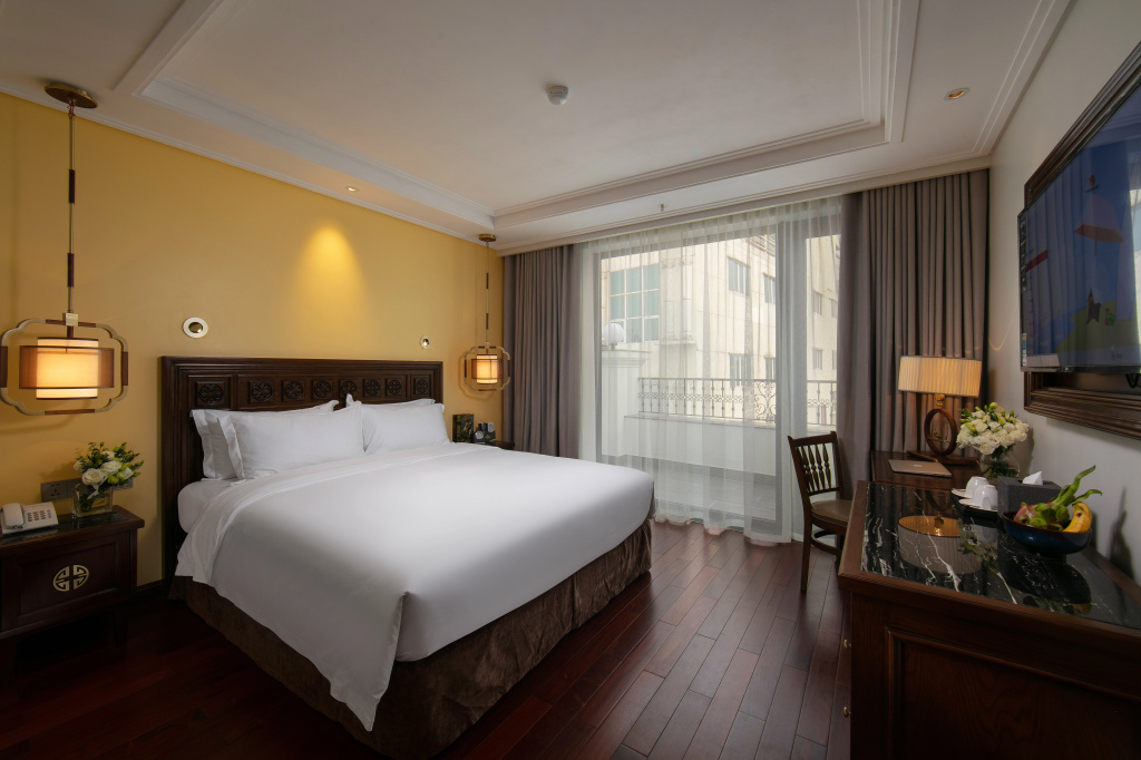 Отель Lucien Hanoi Lakeside Hotel & Rooftop в Ханое