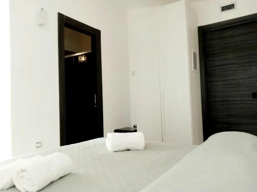 Standard Double room with balcony (full double bed)