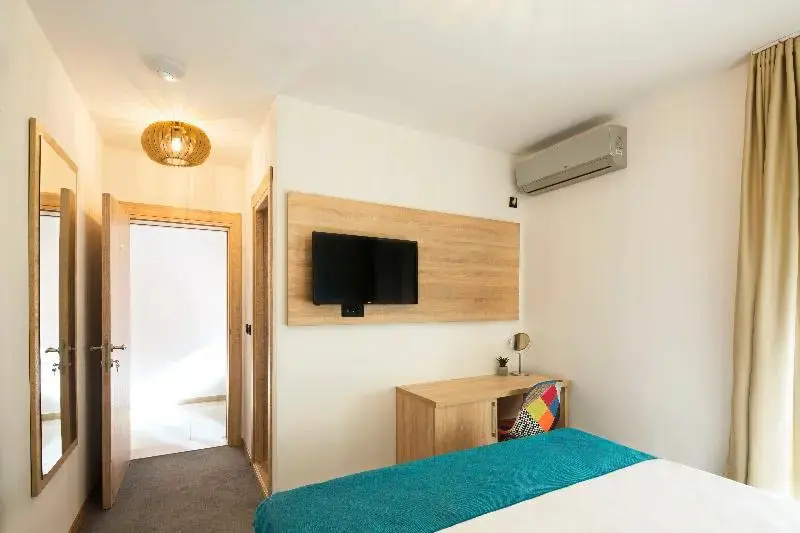 Standard Double room with balcony (full double bed)