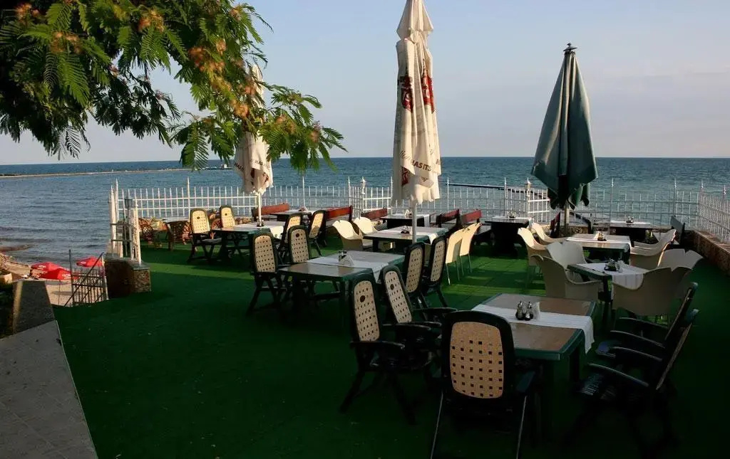 Beach & Waterfront