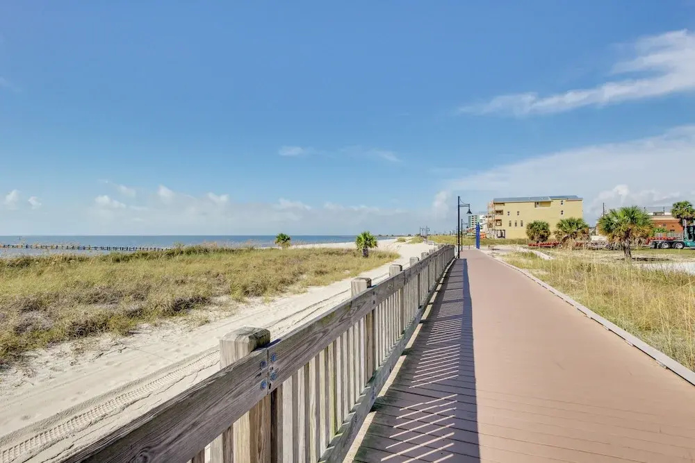 1 Block to Beach: Biloxi Townhome w/ Media Room