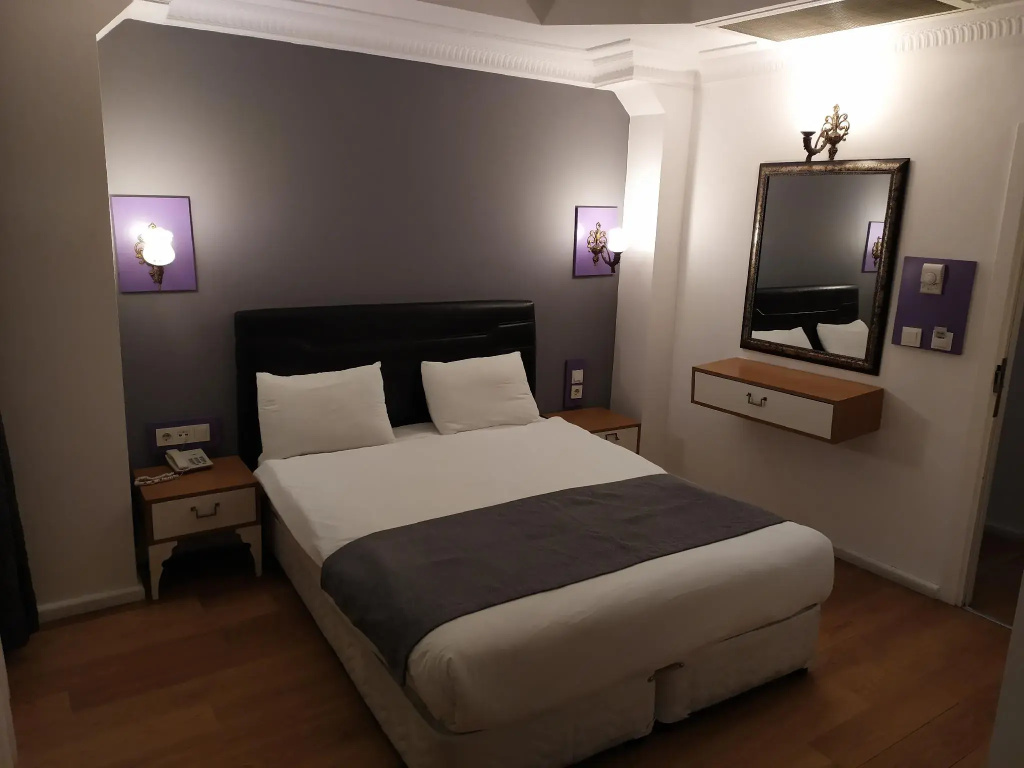 Economy room