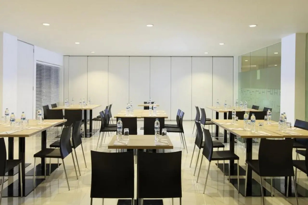 Food & Beverage
